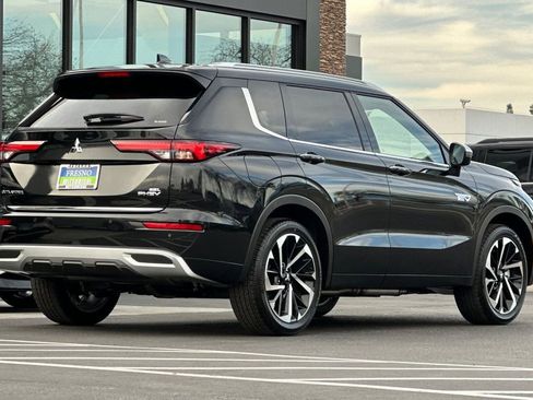 New 2025 Mitsubishi Outlander SEL image 5