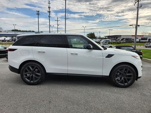 New 2026 Land Rover Range Rover Sport SE AWD/4WD image 6