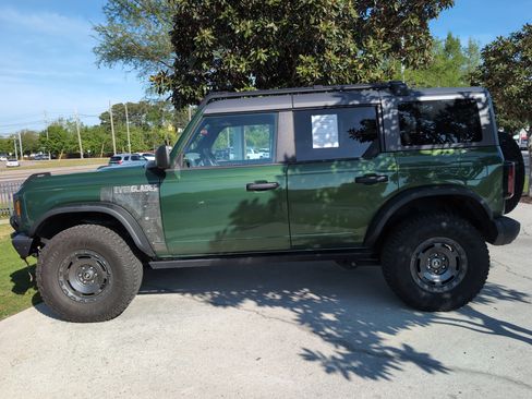 Used 2024 Ford Bronco Everglades image 7