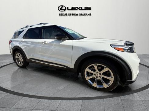 Used 2020 Ford Explorer Platinum w/ Premium Technology Package image 9