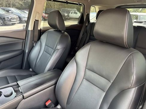 Used 2023 Nissan Rogue SL w/ SL Premium Package image 11