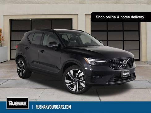 Certified 2025 Volvo XC40 B5 Plus AWD/4WD image 1