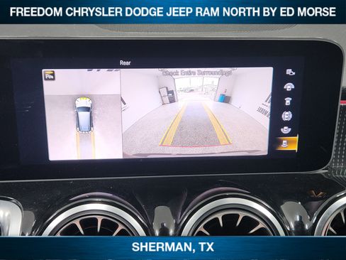 Used 2021 Mercedes-Benz GLB 250 image 13