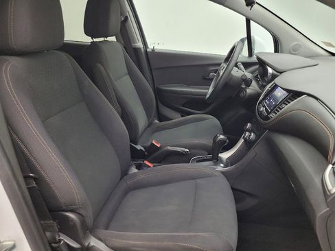 Used 2020 Chevrolet Trax LS w/ Fleet Convenience Package AWD/4WD image 21