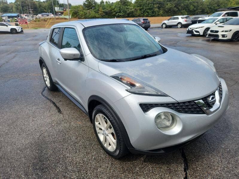 Used 2015 Nissan Juke SV w/ Technology Package FWD image 2