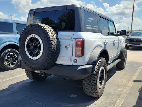 Used 2022 Ford Bronco Outer Banks w/ Sasquatch Package AWD/4WD image 5