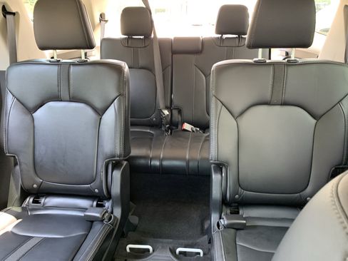 Used 2025 Honda Pilot EX-L image 27