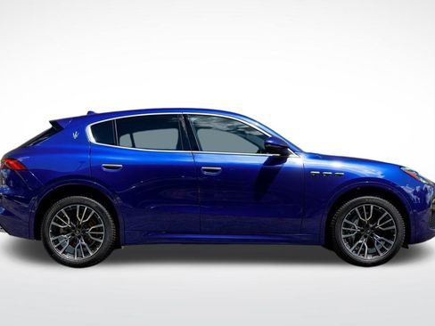 New 2025 Maserati Grecale GT image 6