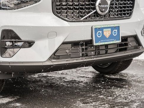 Certified 2025 Volvo XC40 B5 Ultra w/ Climate Package image 13