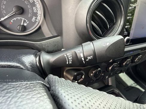 Used 2021 Toyota Tacoma TRD Off-Road w/ TRD Premium Off Road Package AWD/4WD image 40