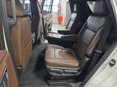 Used 2021 Chevrolet Tahoe High Country image 16
