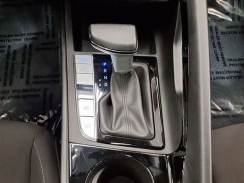 Used 2025 Hyundai Elantra SEL image 33