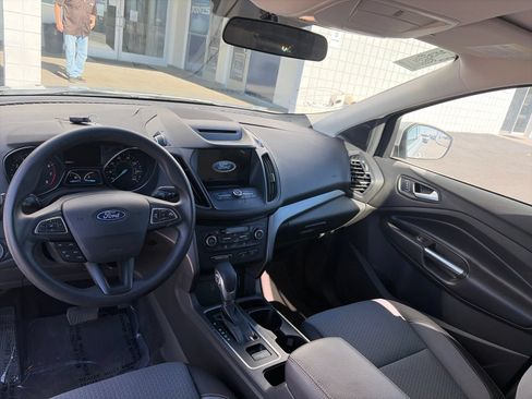 Used 2018 Ford Escape SE w/ SE Sync 3 Package FWD image 11