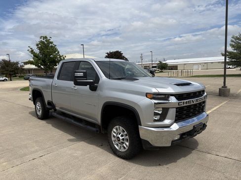 Used 2023 Chevrolet Silverado 2500 LT w/ Convenience Package AWD/4WD image 2