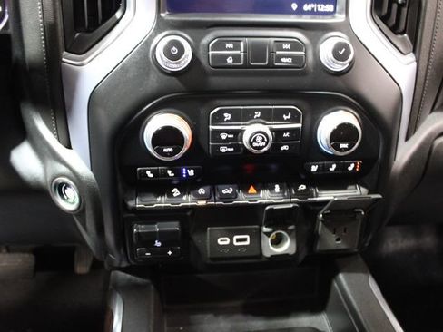 Used 2019 GMC Sierra 1500 SLT image 34