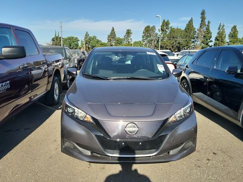 Used 2025 Nissan Leaf S FWD image 2