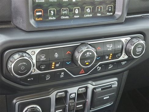 Used 2019 Jeep Wrangler Unlimited Sahara w/ Dual Top Group image 16