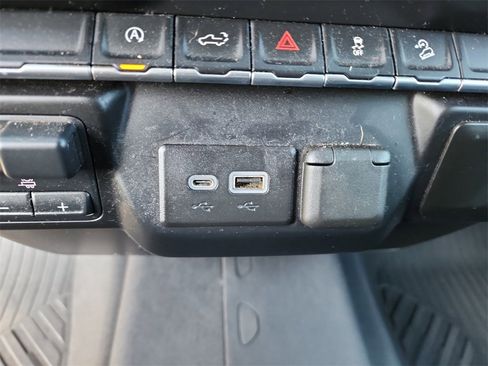 Used 2020 Chevrolet Silverado 1500 LT Trail Boss image 22