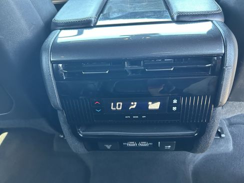 Used 2024 Jeep Wagoneer L 4WD image 14