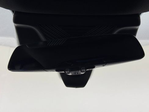 Used 2024 BMW 740i w/ Premium Package 2 image 38