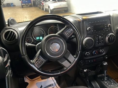 Used 2014 Jeep Wrangler Unlimited Sport w/ Power Convenience Group AWD/4WD image 3