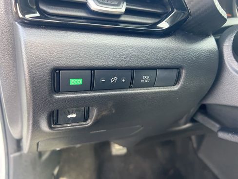 Certified 2024 Nissan Sentra SV image 47