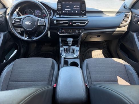 Used 2021 Kia Seltos S FWD image 16