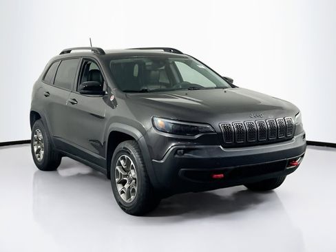 Used 2022 Jeep Cherokee Trailhawk image 3