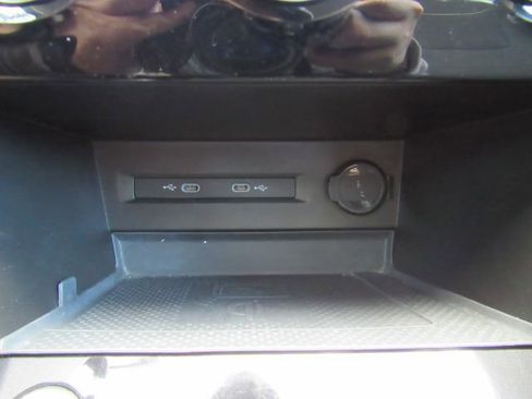 Used 2023 Volkswagen Taos SE image 44