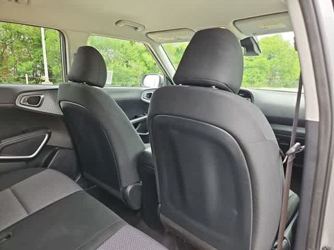 Used 2023 Kia Soul LX w/ Option Group 015 FWD image 21