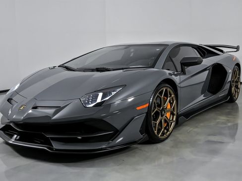 Used 2019 Lamborghini Aventador SVJ image 7