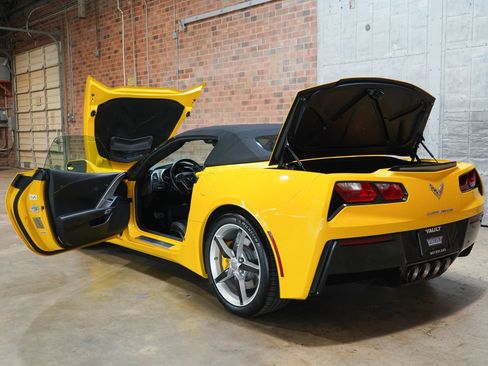 Used 2014 Chevrolet Corvette Stingray Convertible w/ 3LT Preferred Equipment Group RWD image 28