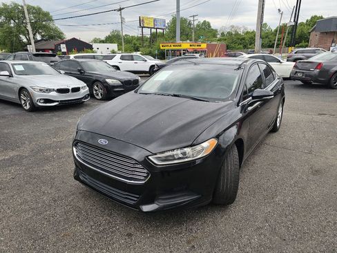Used 2015 Ford Fusion SE FWD image 8