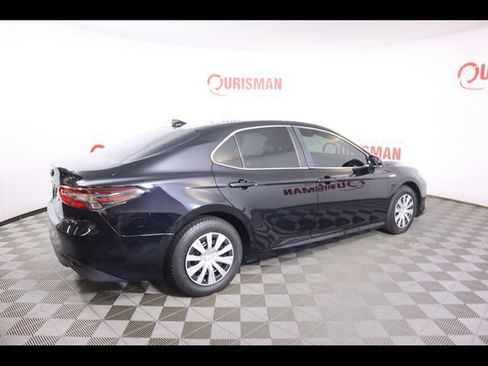 Used 2021 Toyota Camry LE FWD image 19