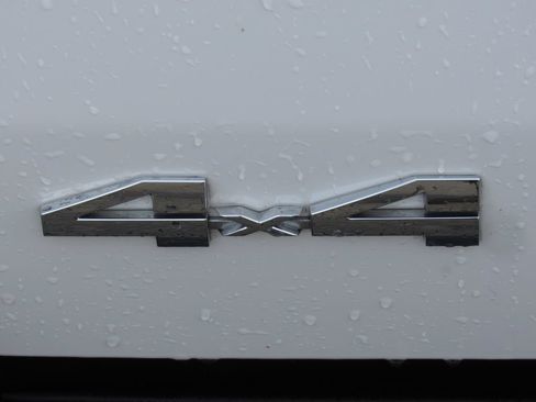 Certified 2025 Toyota Tacoma SR5 AWD/4WD image 11