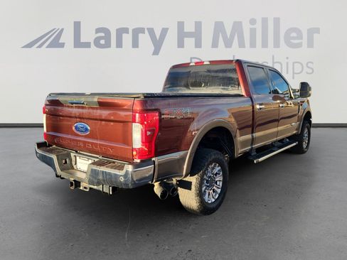 Used 2017 Ford F250 Lariat w/ Chrome Package image 6