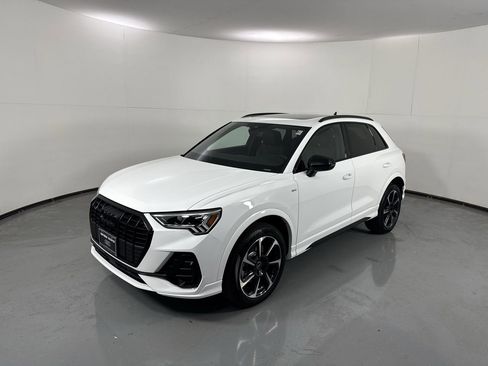 Used 2025 Audi Q3 2.0T Premium Plus w/ Premium Plus Package image 31