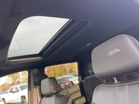 Used 2019 Chevrolet Silverado 1500 High Country w/ Technology Package image 13