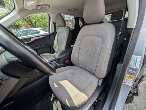 Used 2022 Ford Escape SE w/ Convenience Package FWD image 16