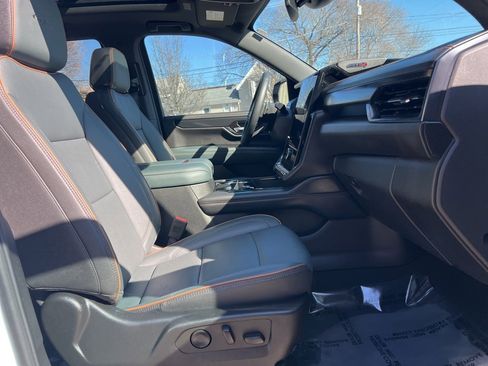 Used 2025 GMC Yukon AT4 image 27