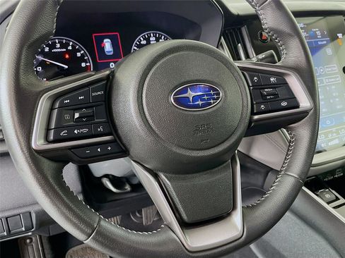 Used 2025 Subaru Outback Premium AWD/4WD image 15