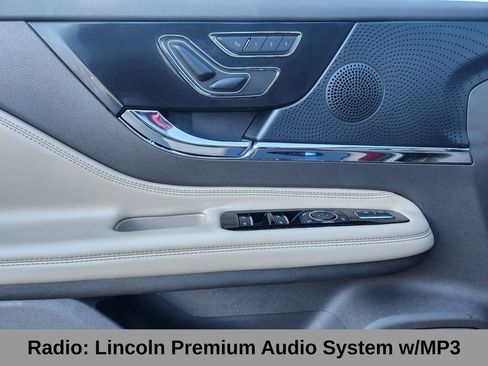 Used 2024 Lincoln Corsair AWD w/ Equipment Group 101A image 8