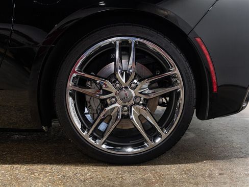Used 2019 Chevrolet Corvette Stingray Coupe w/ 1LT RWD image 14