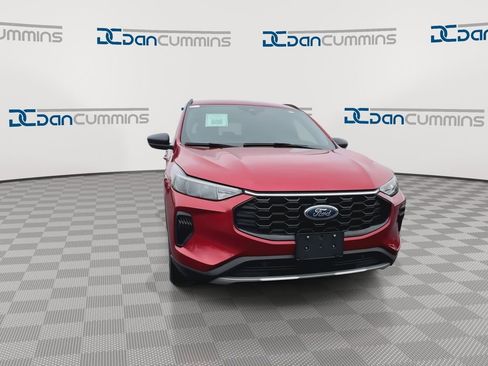 Used 2025 Ford Escape ST-Line image 3