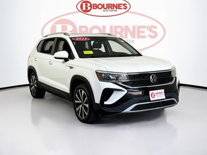 Used 2023 Volkswagen Taos SE w/ Panoramic Sunroof Package