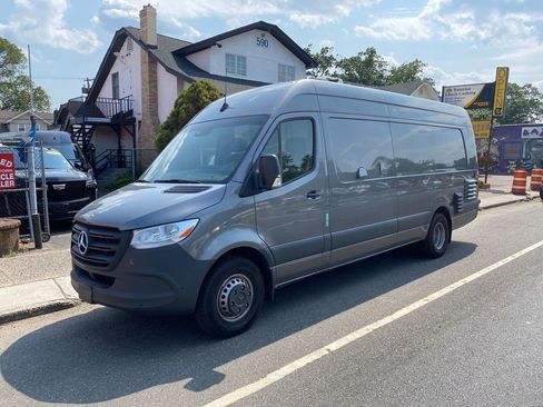 Used 2022 Mercedes-Benz Sprinter 4500 w/ Parking Package image 1