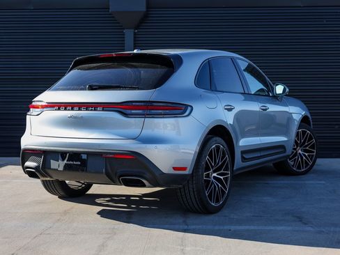 Certified 2025 Porsche Macan image 7