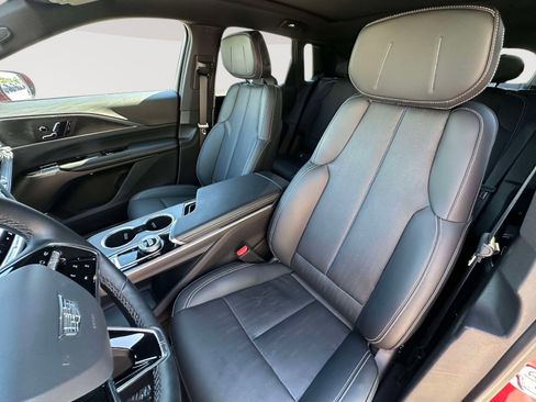 Used 2024 Cadillac Lyriq Sport AWD/4WD image 23
