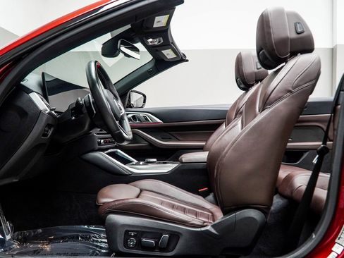 Used 2025 BMW M440i Convertible w/ Premium Package image 39