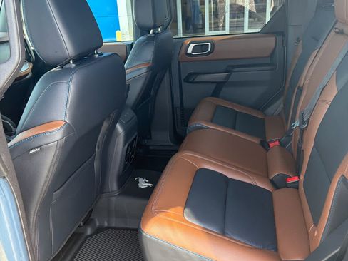 Used 2024 Ford Bronco Outer Banks AWD/4WD image 14